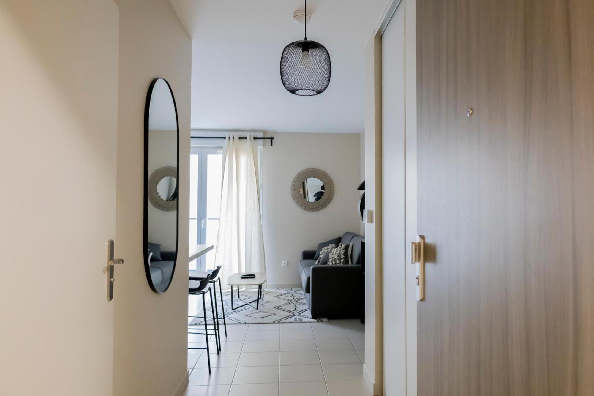 Charmant Studio En Residence Avec Parking 布西圣乔治 外观 照片